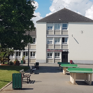 Photo cour collège